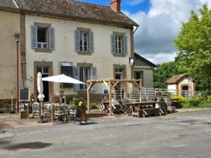 Photo du restaurant "Le Recommandé" à BERT, Allier